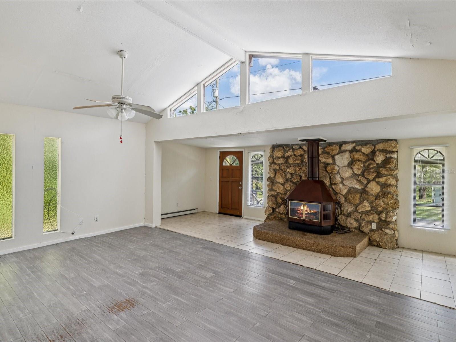 111 E EARLY ST, BROOKSVILLE, FL — photo 13