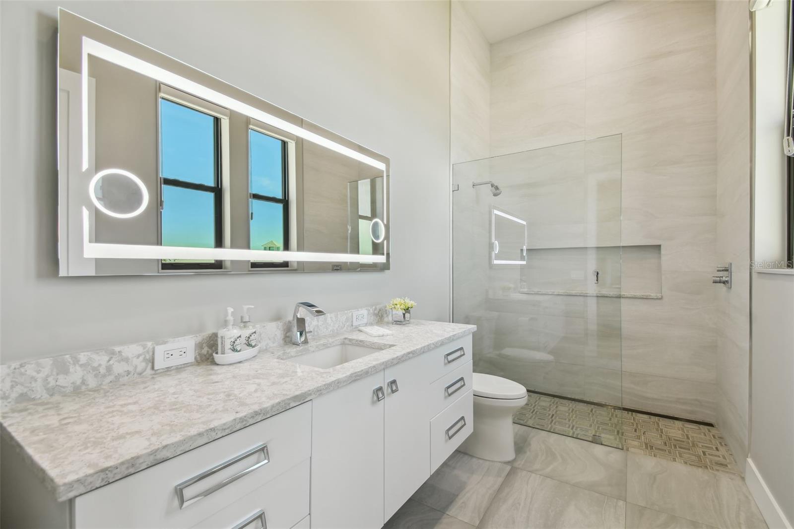 105 9TH ST E, TIERRA VERDE, FL — photo 53