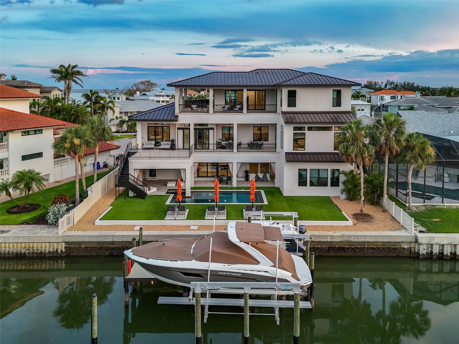 105 9TH ST E, TIERRA VERDE, FL