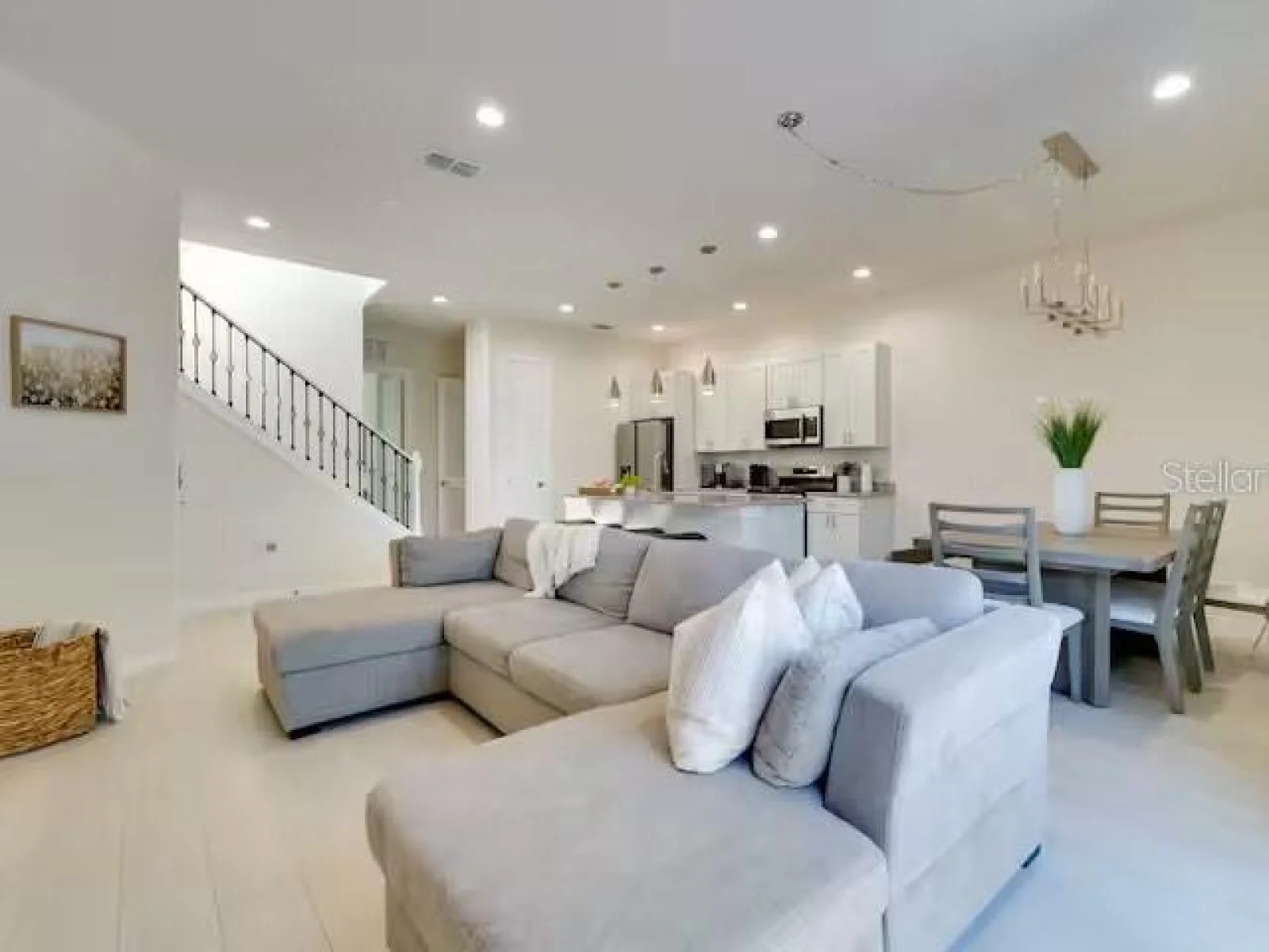 7523 SUNFLOWER CIR, KISSIMMEE, FL — photo 2