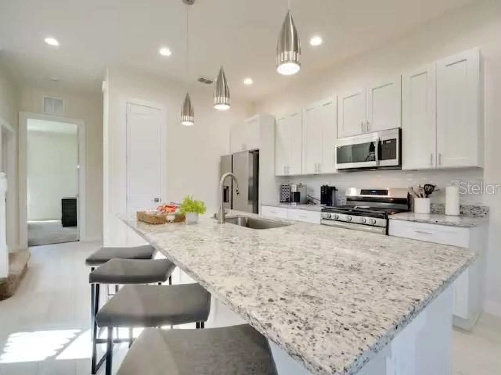 7523 SUNFLOWER CIR, KISSIMMEE, FL — photo 4