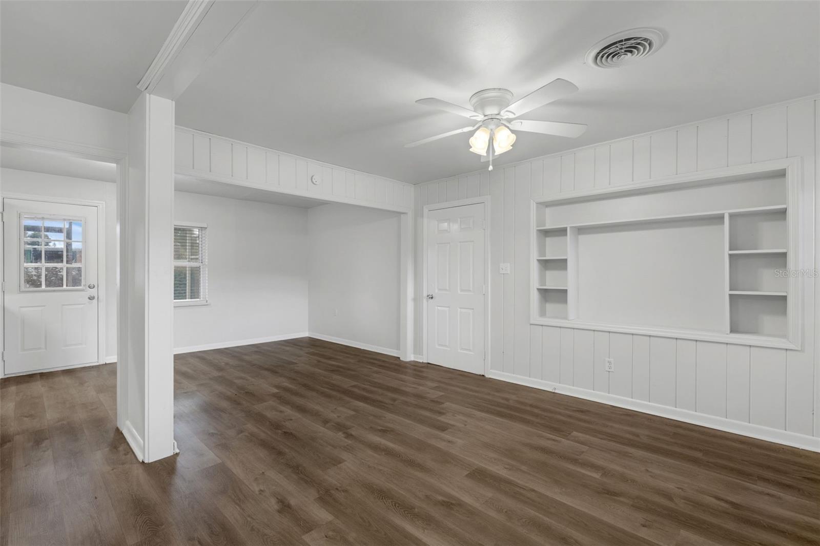 203 E LAKEVIEW AVE, EUSTIS, FL — photo 8