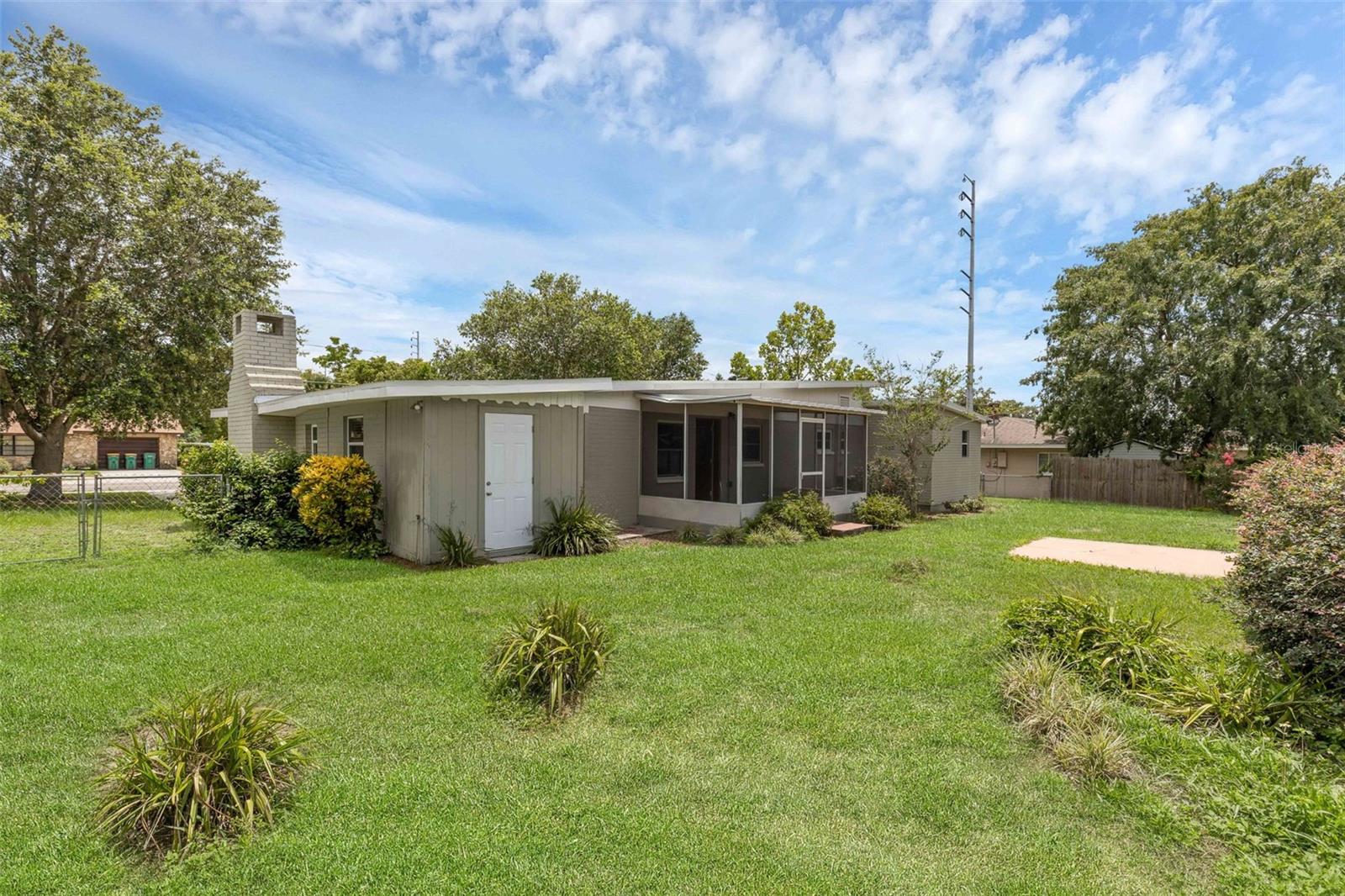 203 E LAKEVIEW AVE, EUSTIS, FL — photo 47