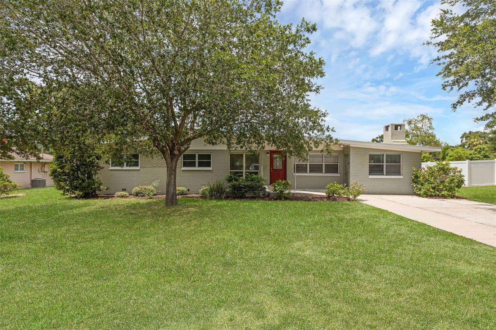 203 E LAKEVIEW AVE, EUSTIS, FL