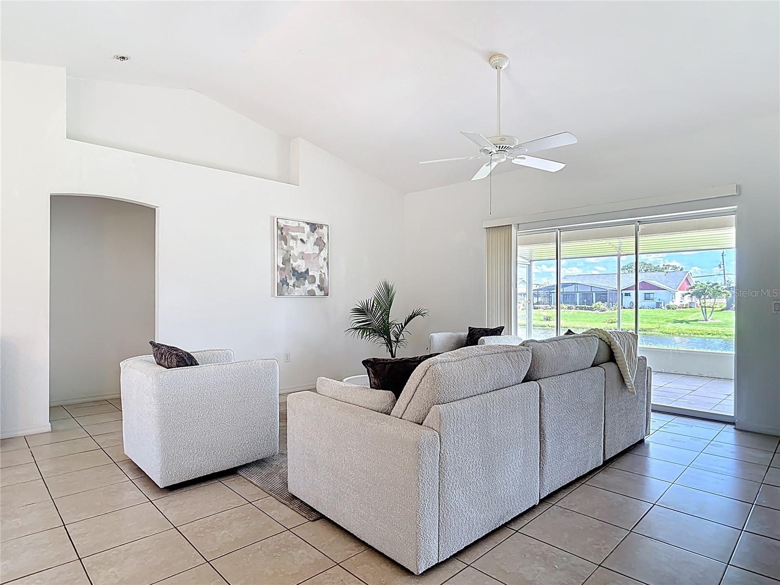 104 MARK TWAIN LN, ROTONDA WEST, FL — photo 17