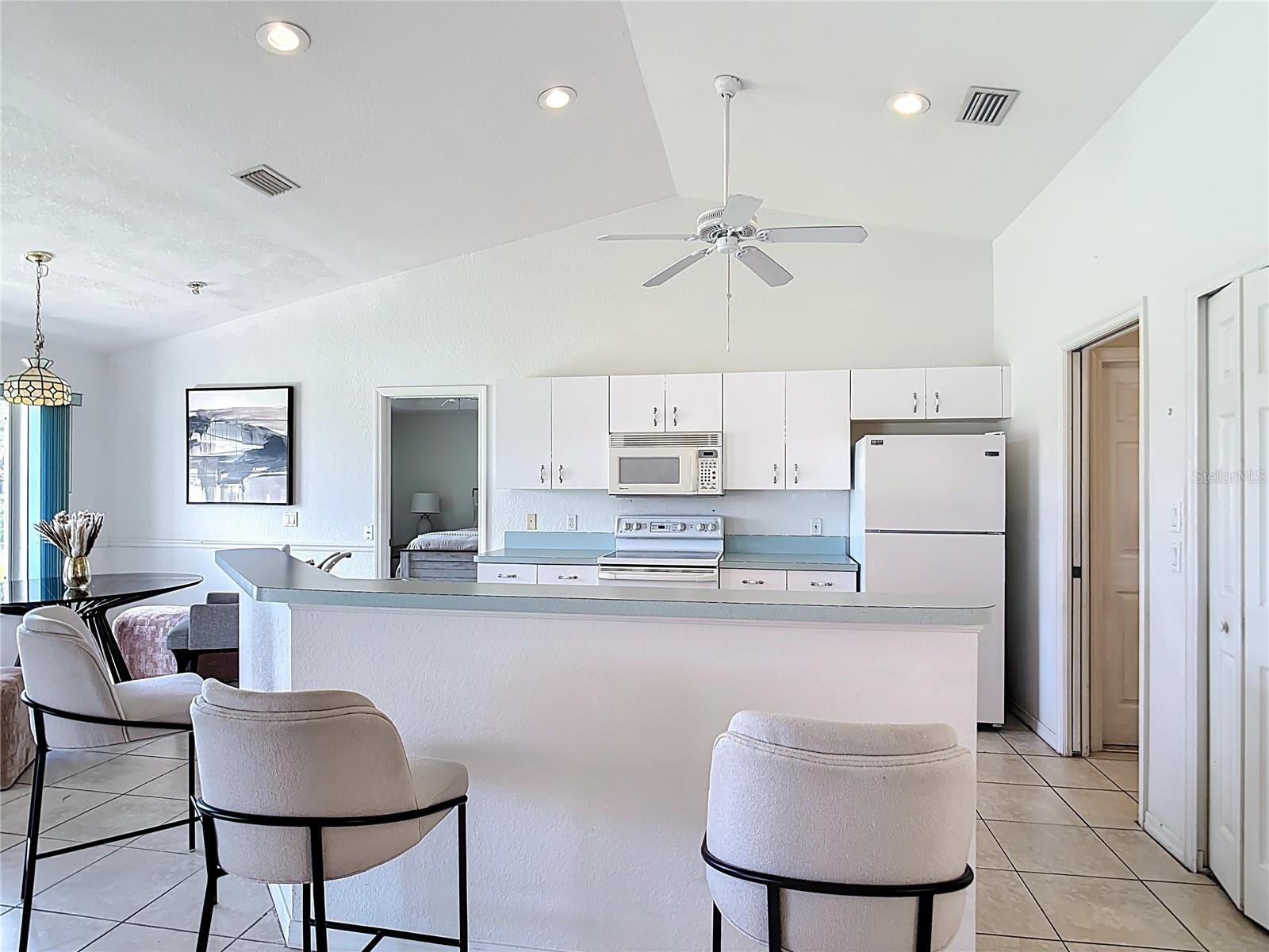 104 MARK TWAIN LN, ROTONDA WEST, FL — photo 4
