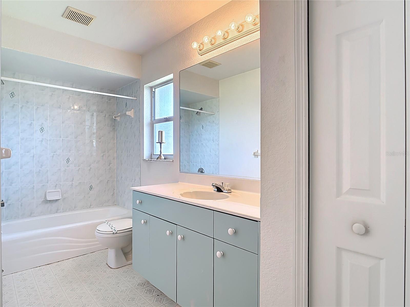 104 MARK TWAIN LN, ROTONDA WEST, FL — photo 32