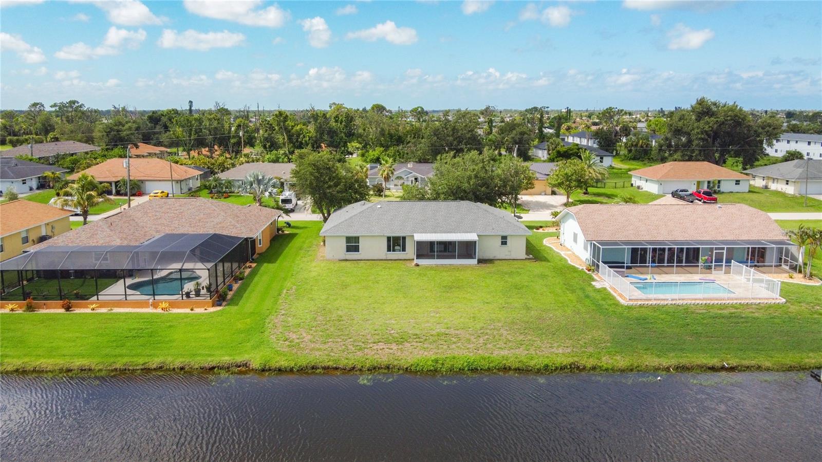 104 MARK TWAIN LN, ROTONDA WEST, FL — photo 2