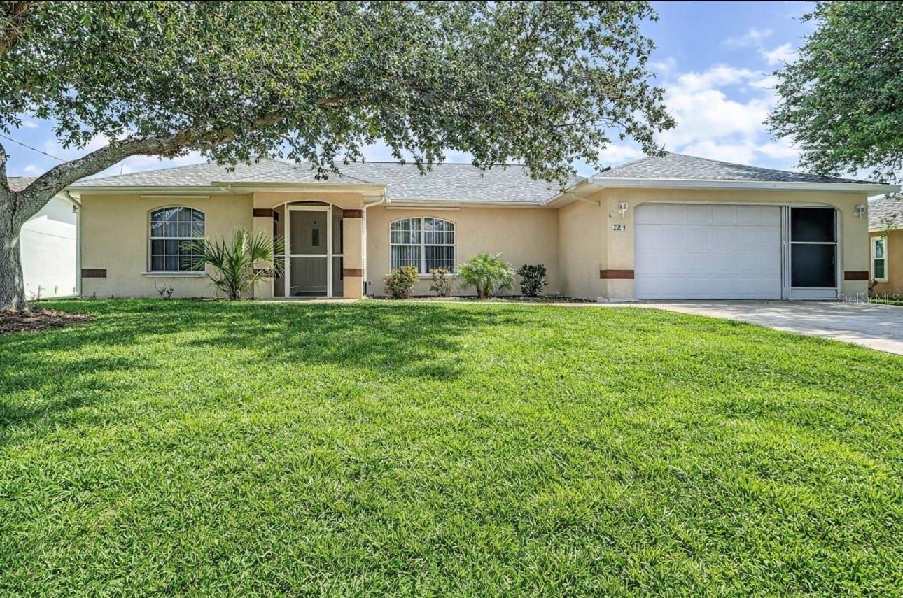 104 MARK TWAIN LN, ROTONDA WEST, FL