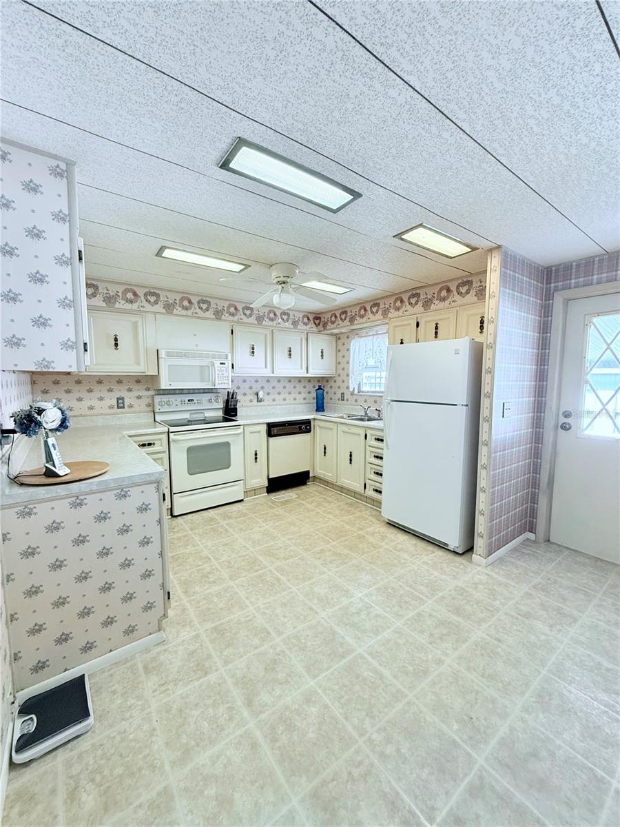 622 ELIZABETH LN, LAKELAND, FL — photo 5