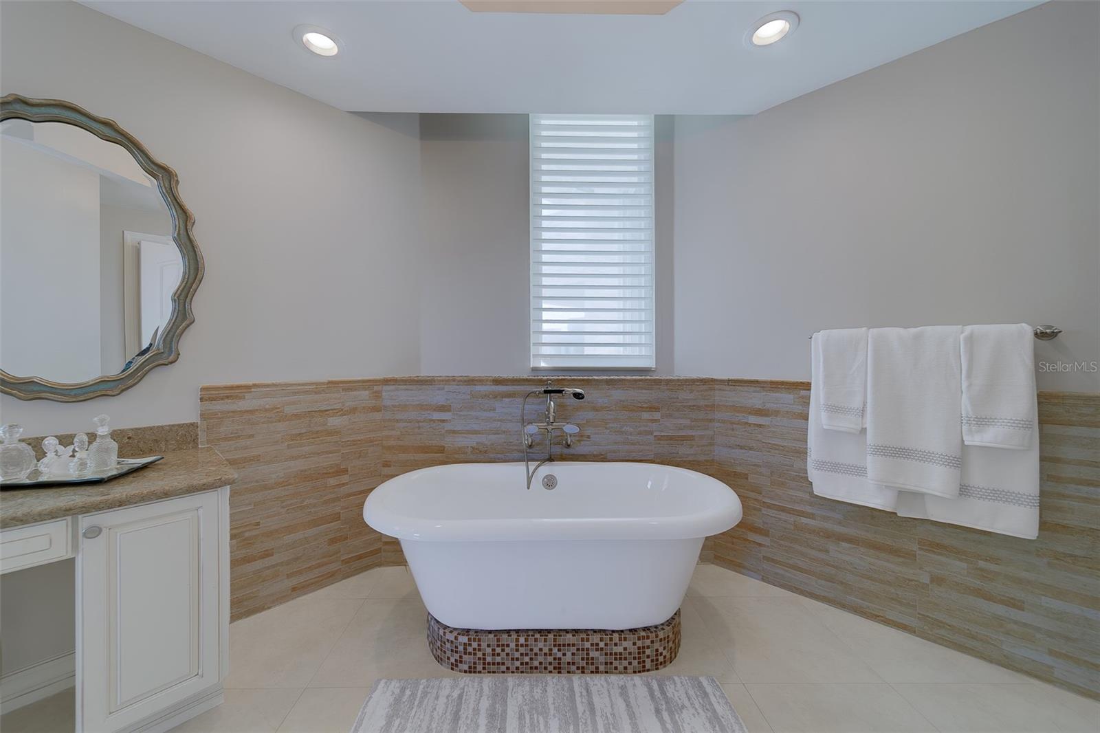 2 SEASIDE LN #801, BELLEAIR, FL — photo 40