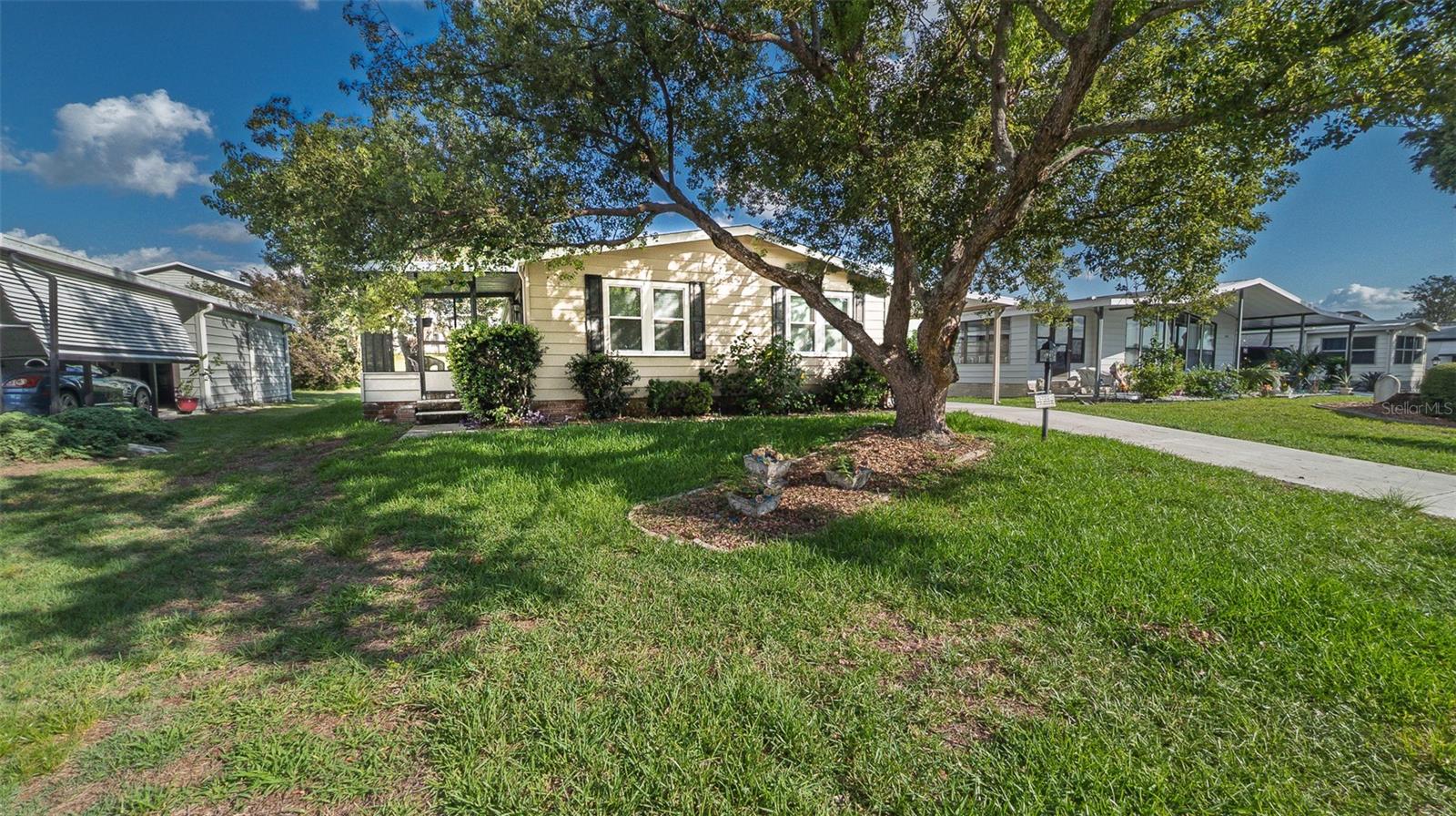 1725 HILTON HEAD BLVD, LADY LAKE, FL