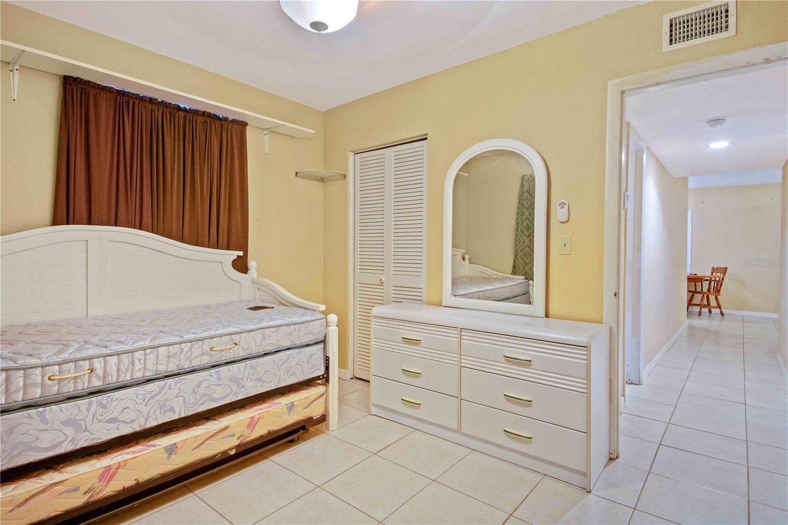 180 PALMETTO CIR NE, PORT CHARLOTTE, FL — photo 38