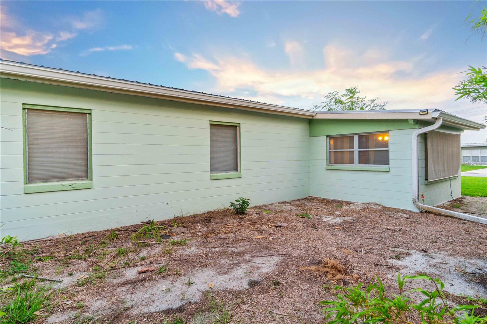 180 PALMETTO CIR NE, PORT CHARLOTTE, FL — photo 45