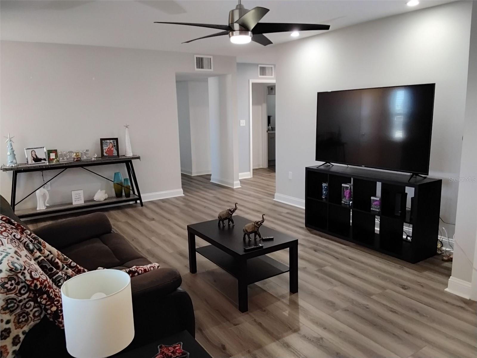702 CYPRESS PL, SUN CITY CENTER, FL — photo 28