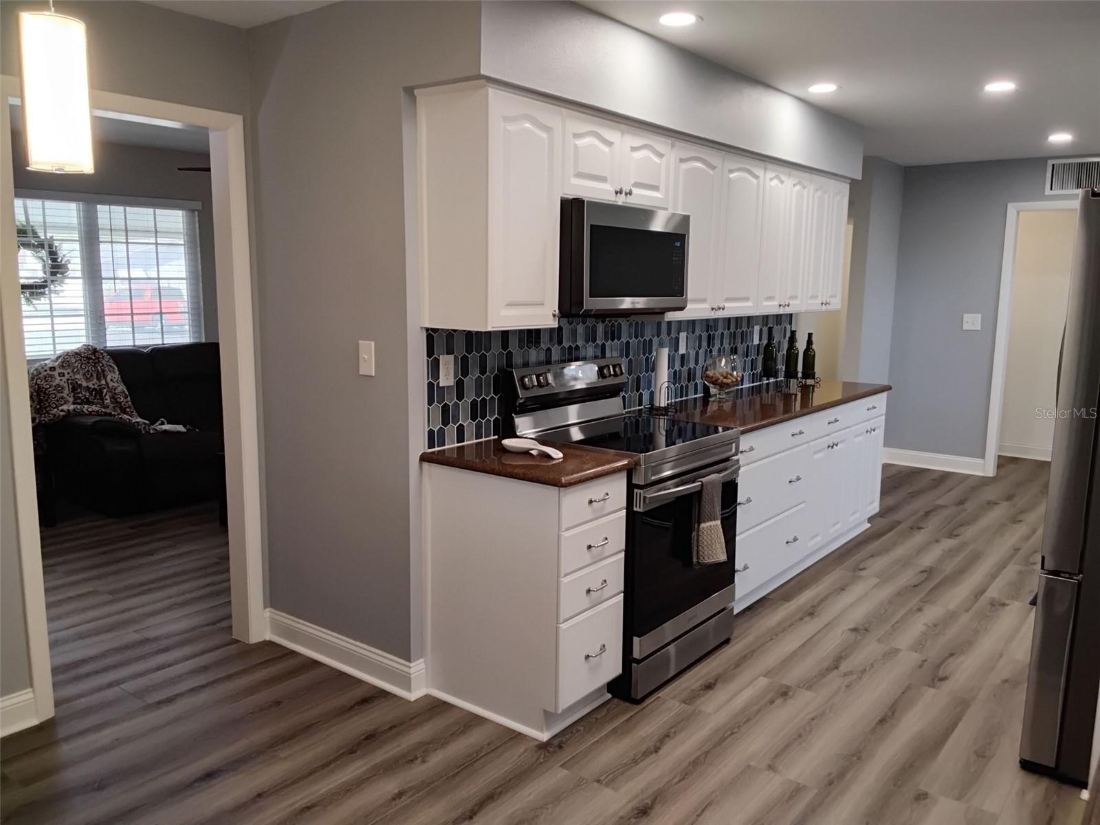 702 CYPRESS PL, SUN CITY CENTER, FL — photo 36