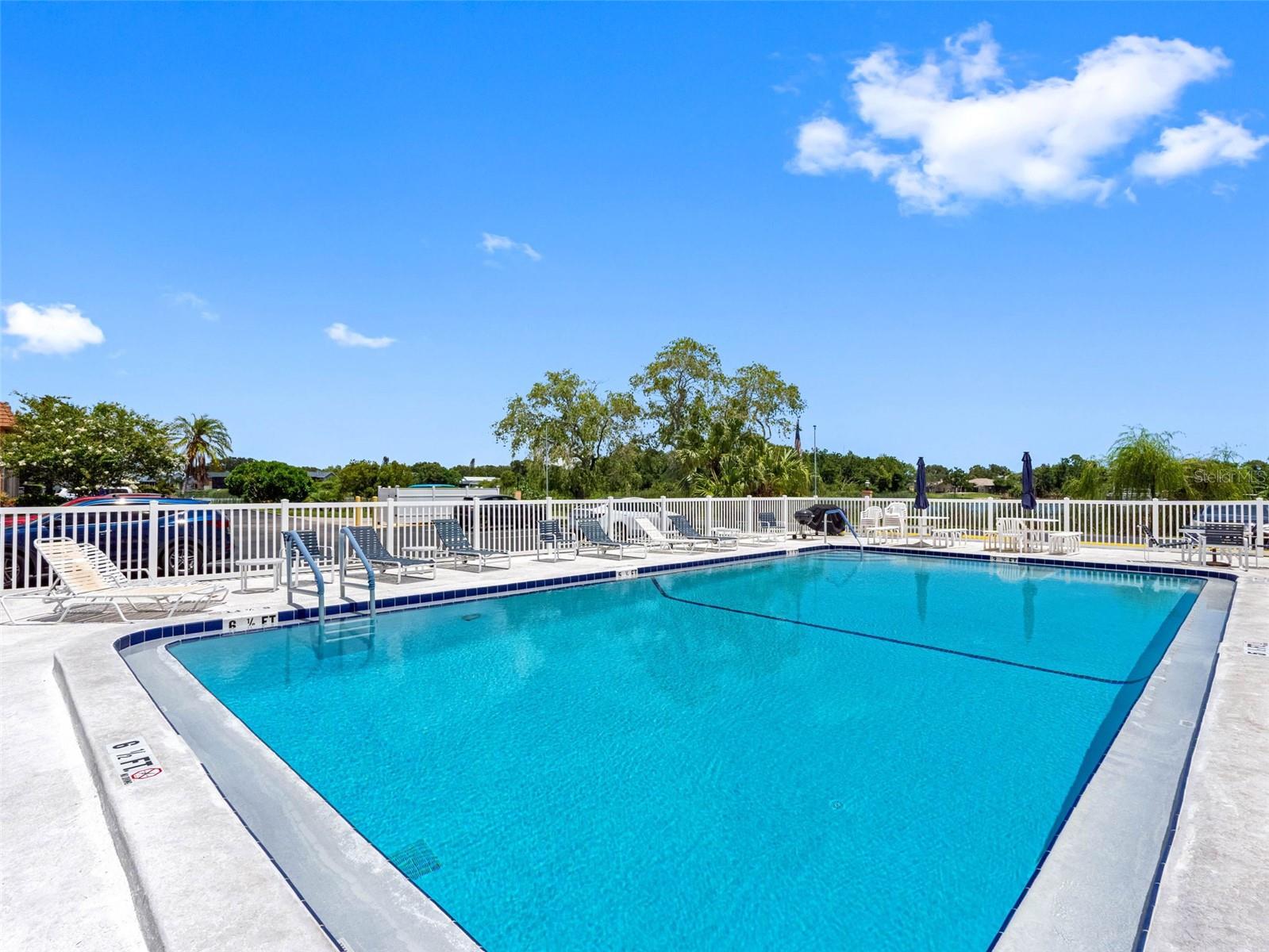 10182 SEMINOLE ISLAND DR, LARGO, FL — photo 2