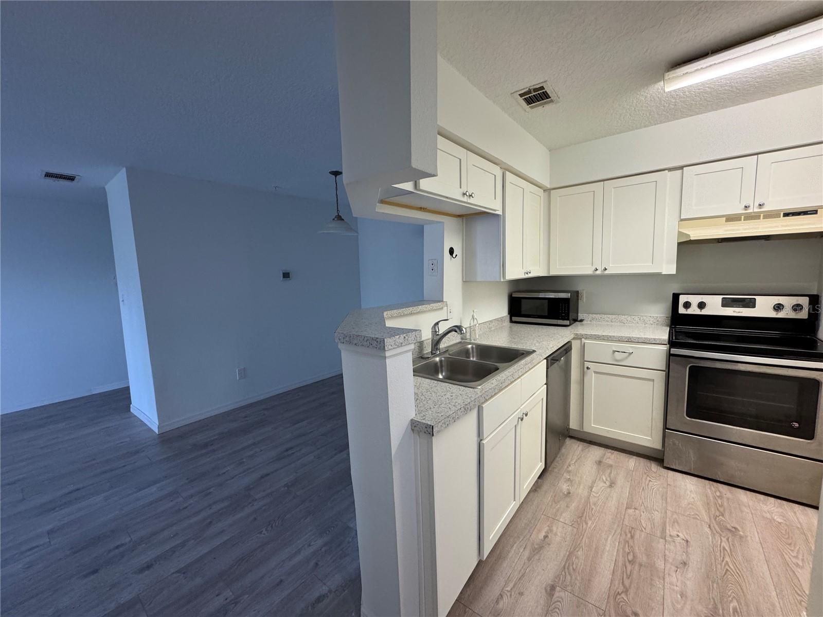199 AFTON SQ #108, ALTAMONTE SPRINGS, FL — photo 15