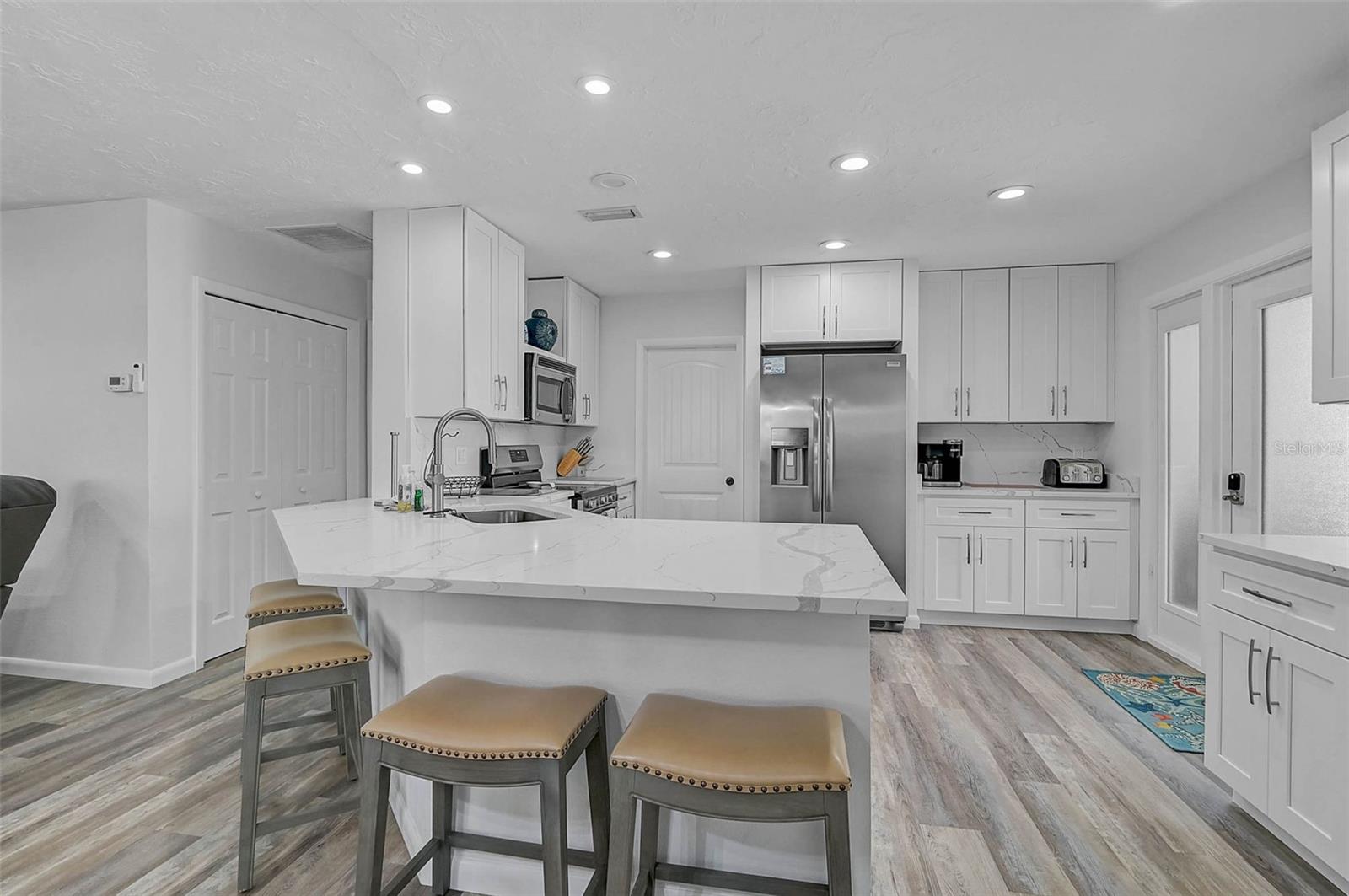 6308 MIDNIGHT PASS RD #6, SARASOTA, FL — photo 10