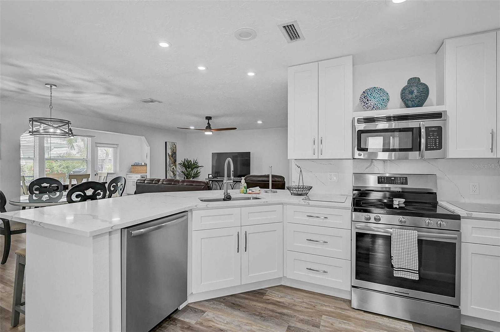 6308 MIDNIGHT PASS RD #6, SARASOTA, FL — photo 8