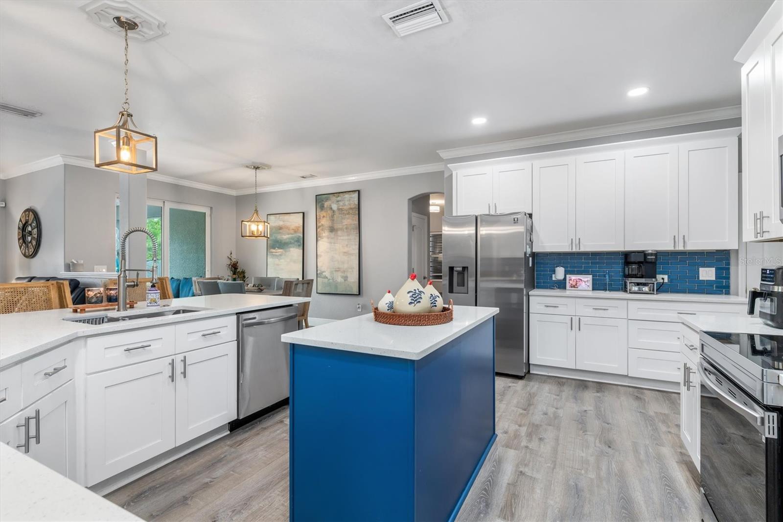 9151 MELODY CIR, PORT CHARLOTTE, FL — photo 11