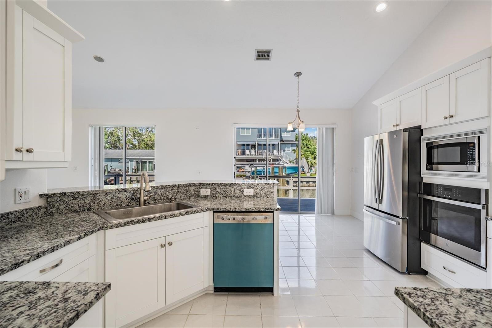 2127 LAGOON DR, DUNEDIN, FL — photo 7