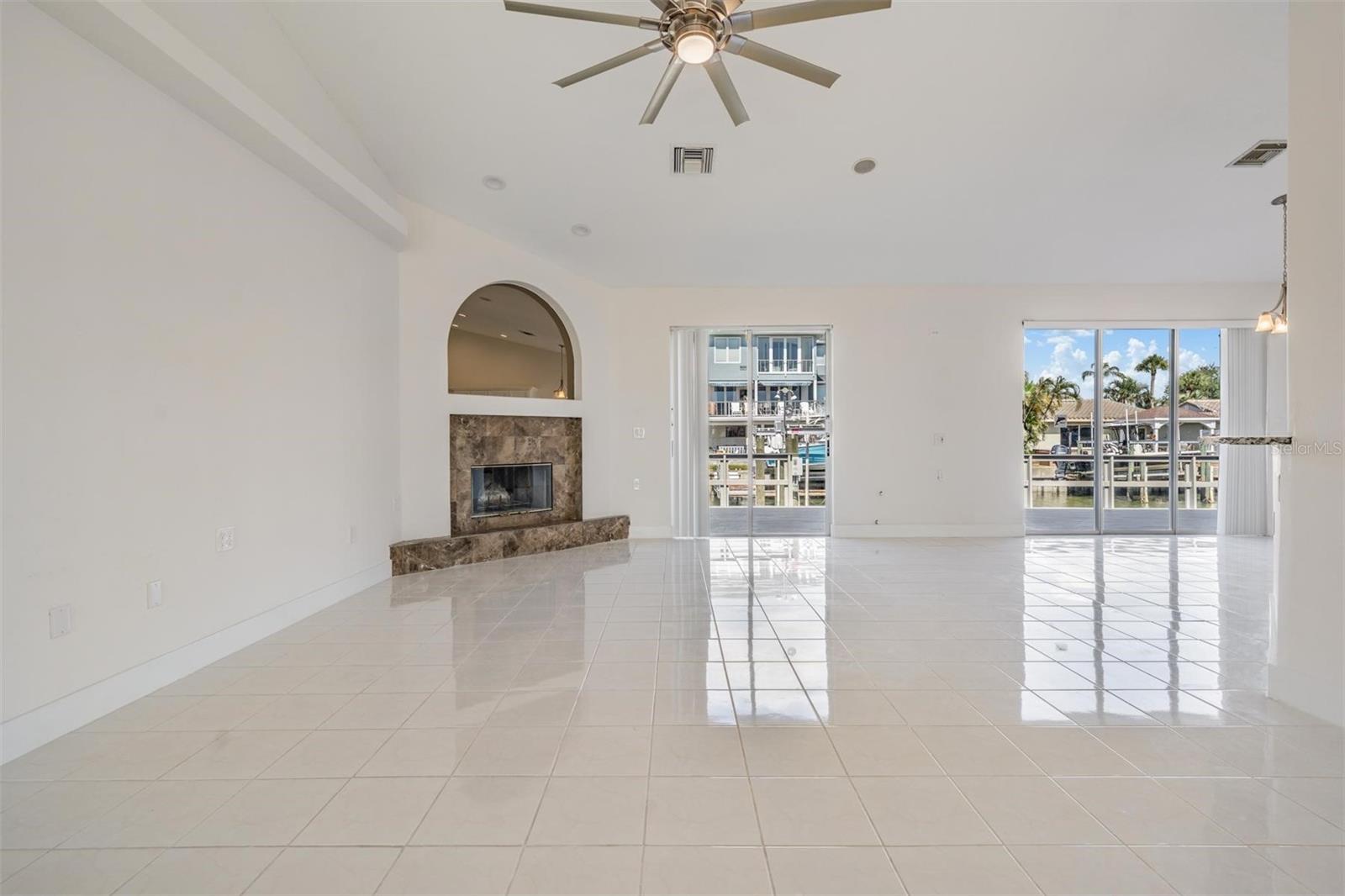 2127 LAGOON DR, DUNEDIN, FL — photo 14