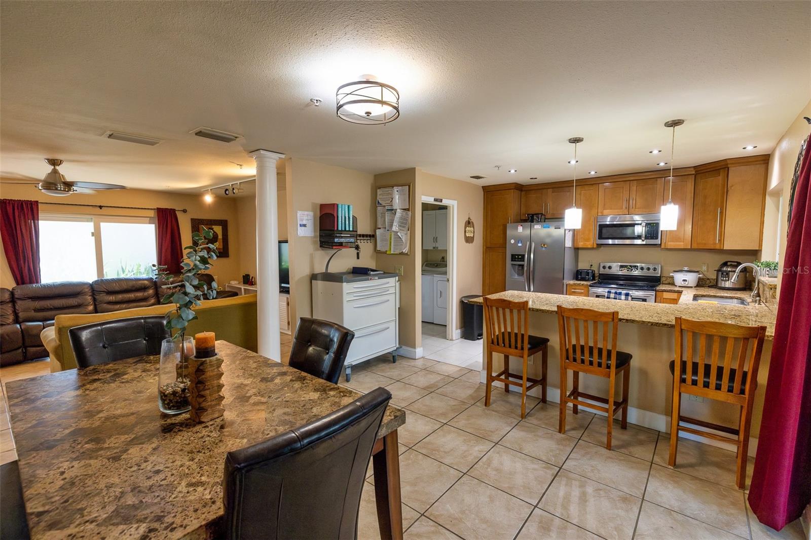 7128 WRENWOOD CIR, TAMPA, FL — photo 2