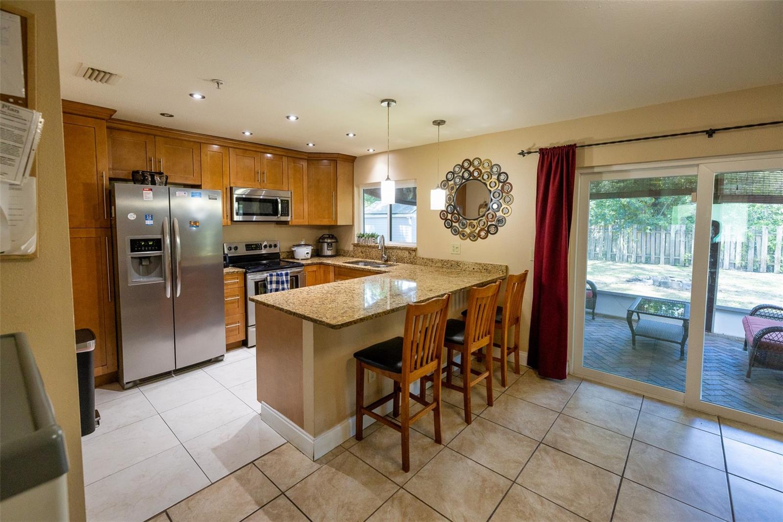 7128 WRENWOOD CIR, TAMPA, FL — photo 4