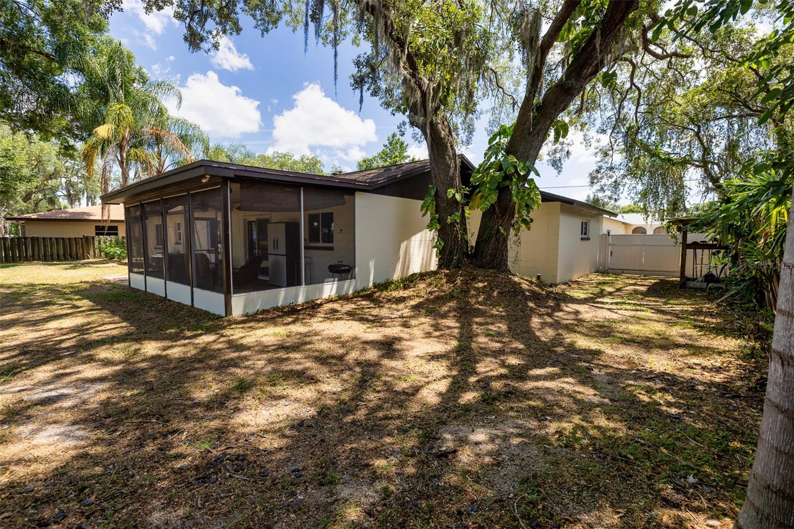 7128 WRENWOOD CIR, TAMPA, FL — photo 31