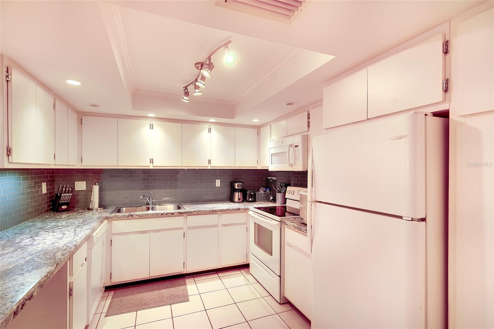 2039 GULF OF MEXICO DR #G3-207, LONGBOAT KEY, FL — photo 11