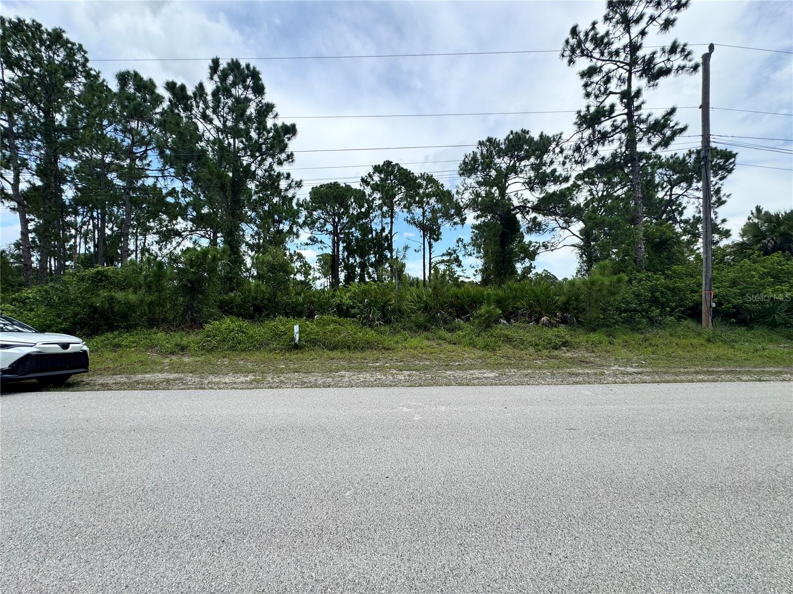 977 KELLOGG ST E, LEHIGH ACRES, FL — photo 2