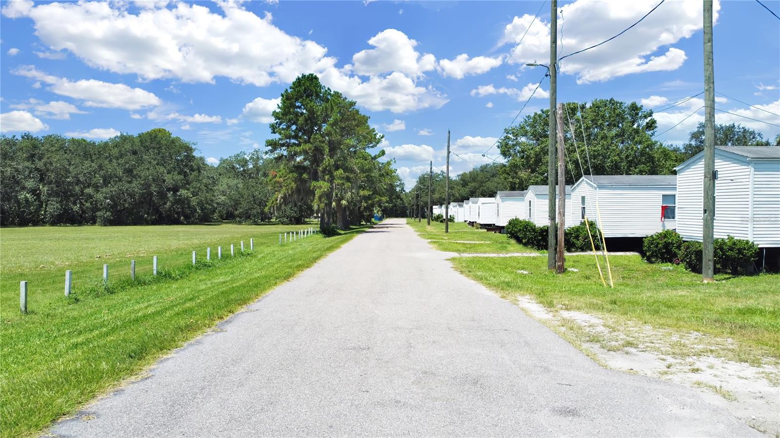 6304 EUGENE ACRES LN, GIBSONTON, FL — photo 3