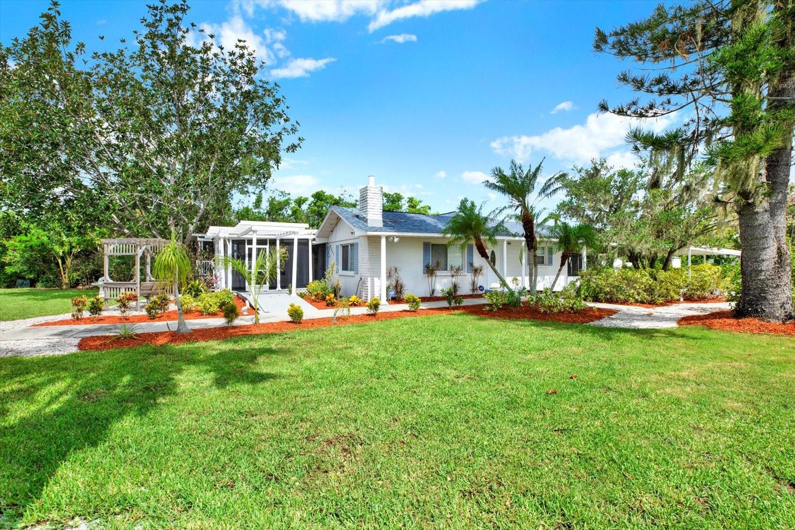 102 W NORTH BRANCH RD, RUSKIN, FL — photo 2