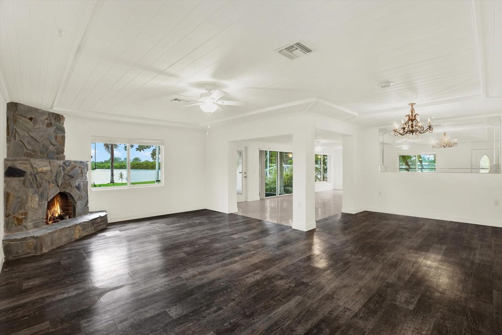 102 W NORTH BRANCH RD, RUSKIN, FL — photo 8