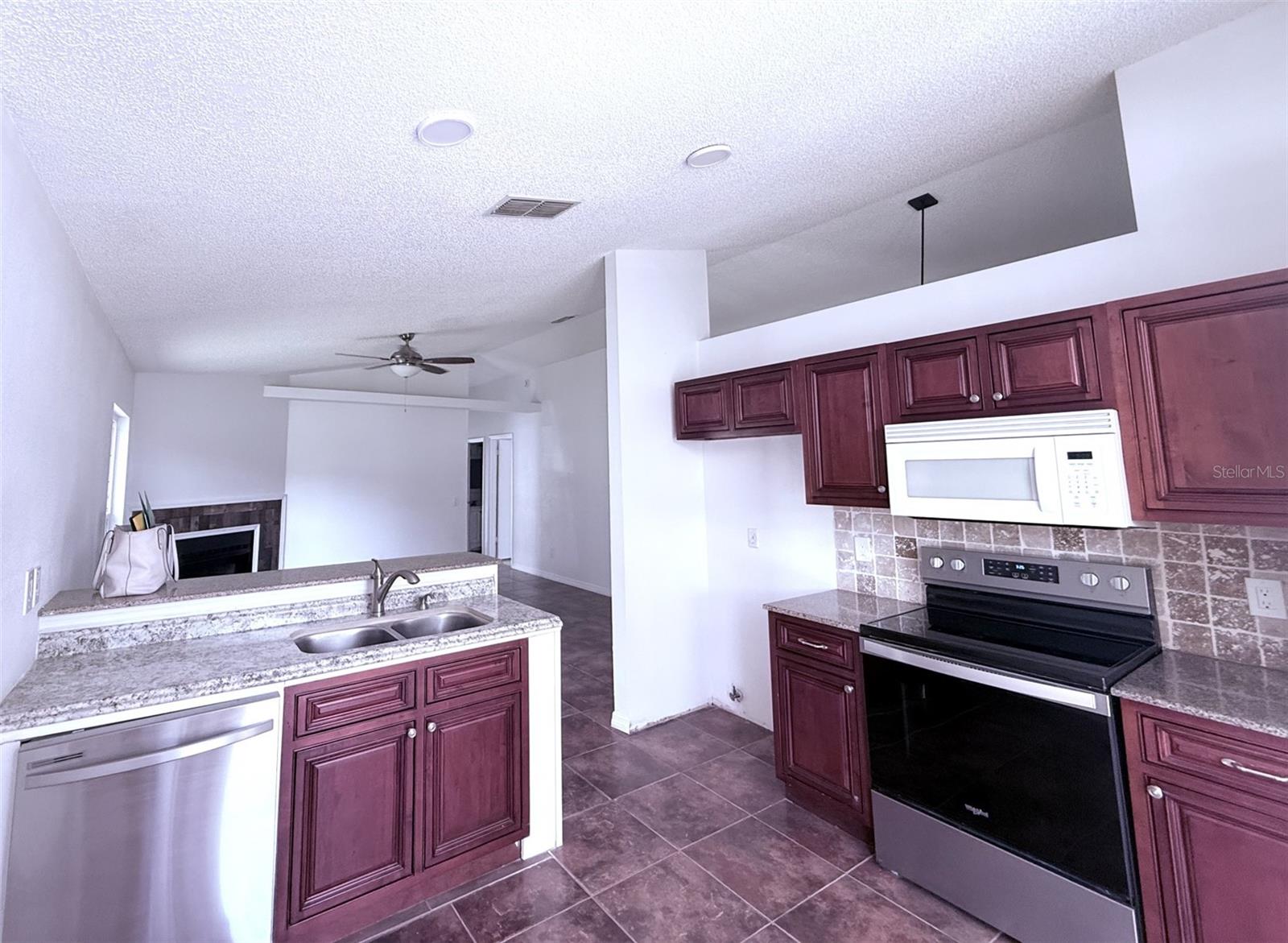 7219 EDGEWATER SHORES CT, ORLANDO, FL — photo 2