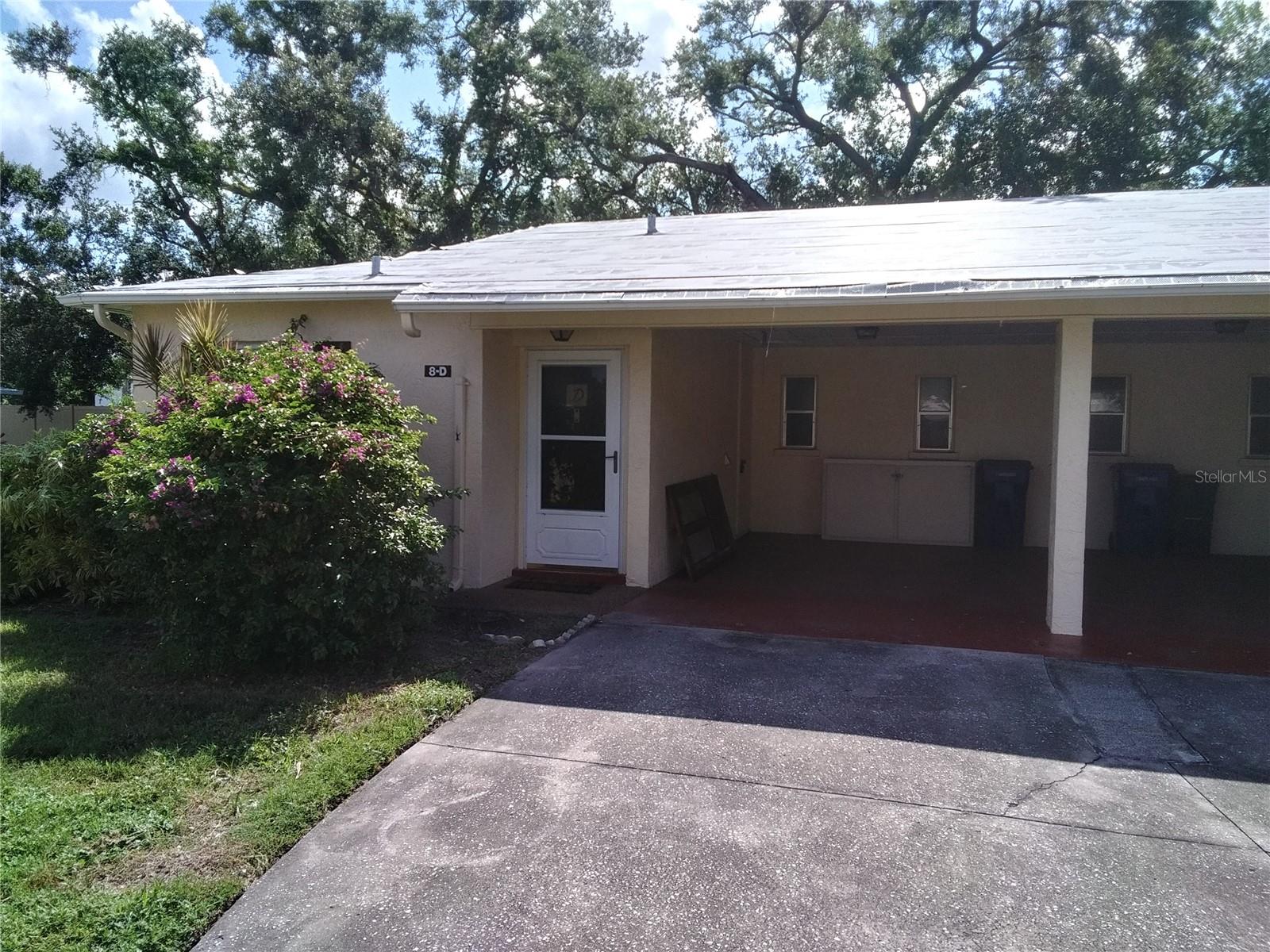 390 301 BLVD W #8D, BRADENTON, FL