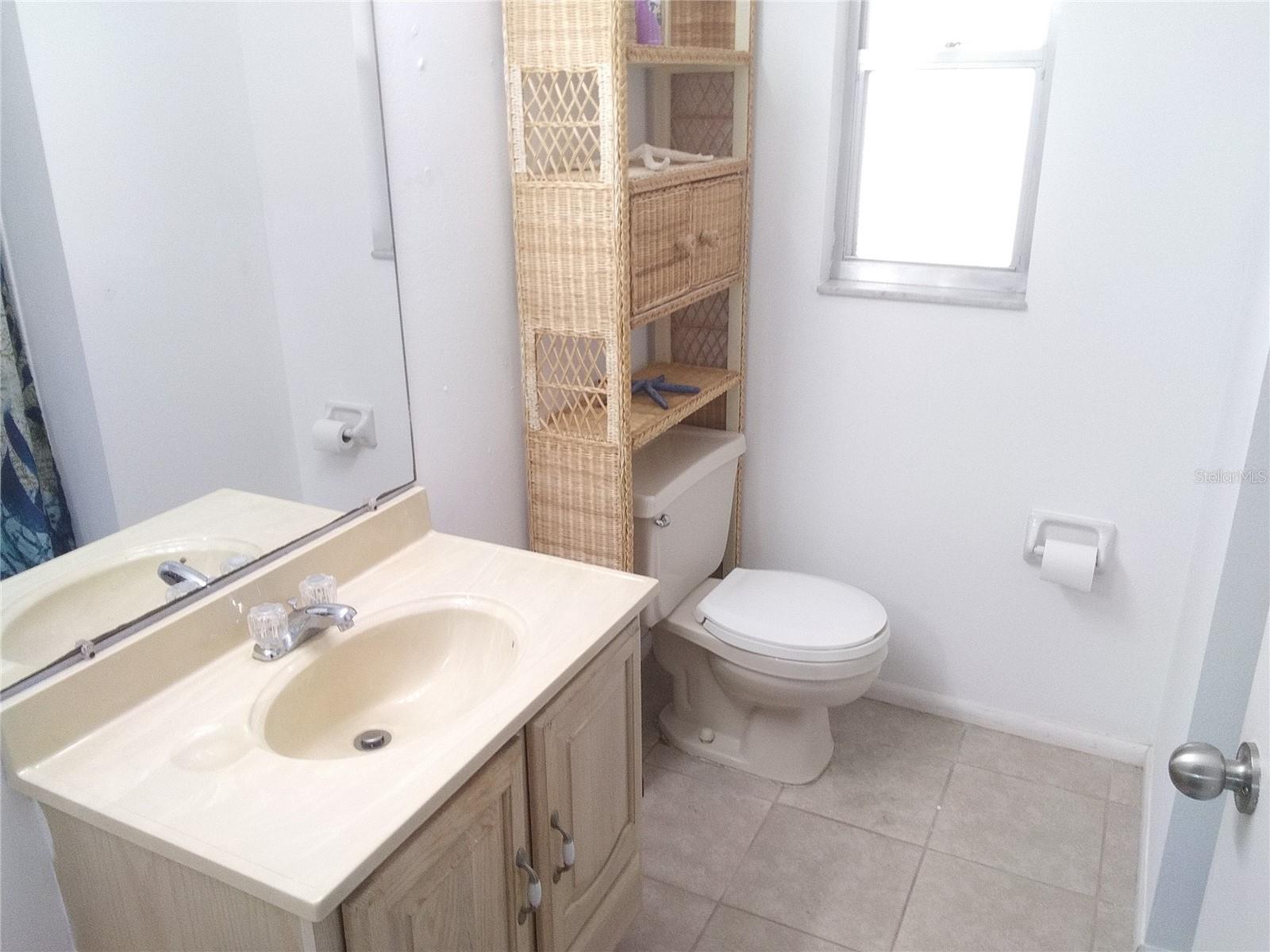 390 301 BLVD W #8D, BRADENTON, FL — photo 11