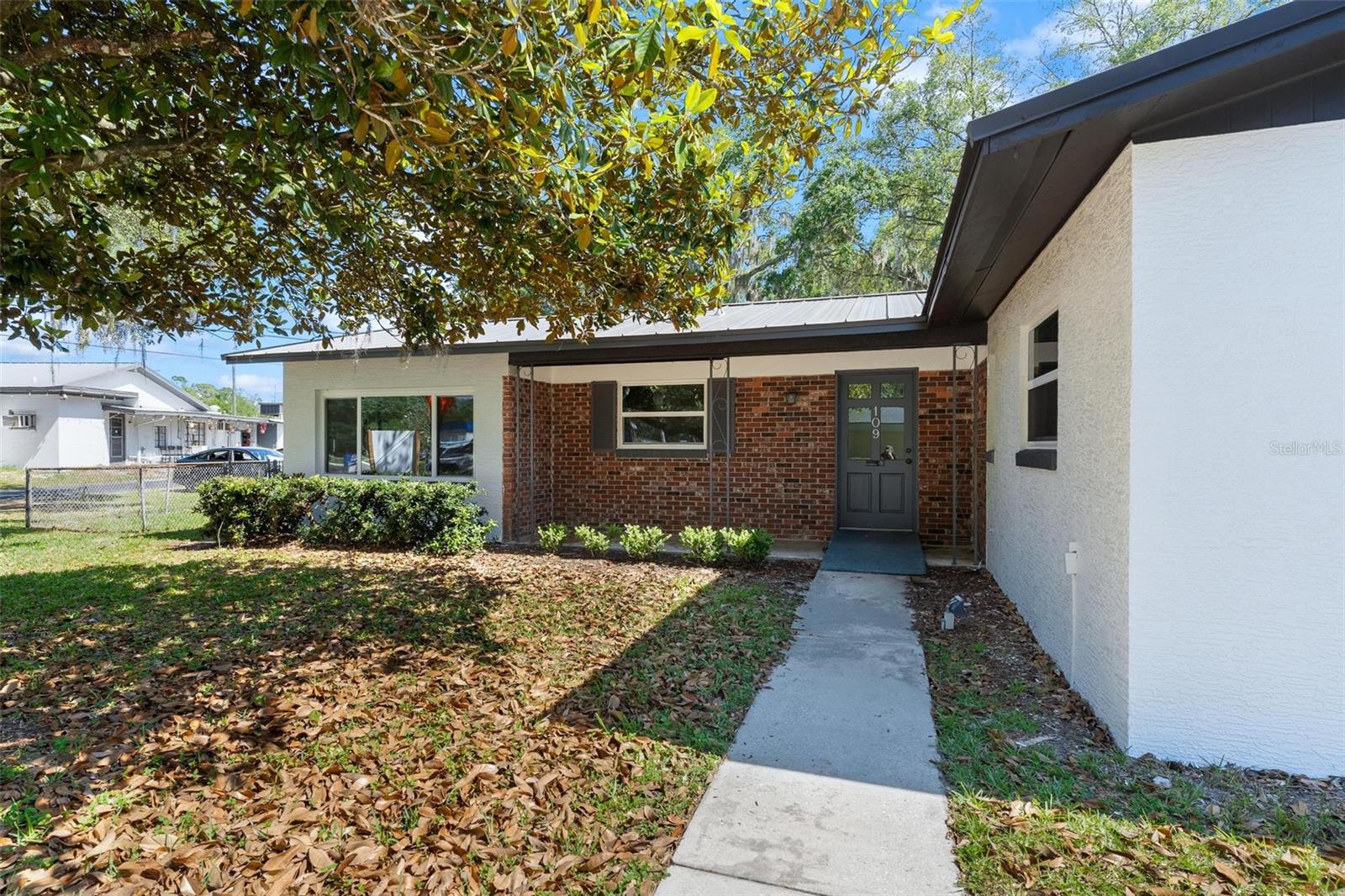109 W LAKEVIEW ST, LADY LAKE, FL — photo 4