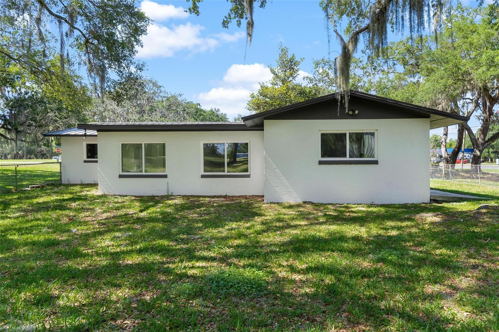 109 W LAKEVIEW ST, LADY LAKE, FL — photo 8