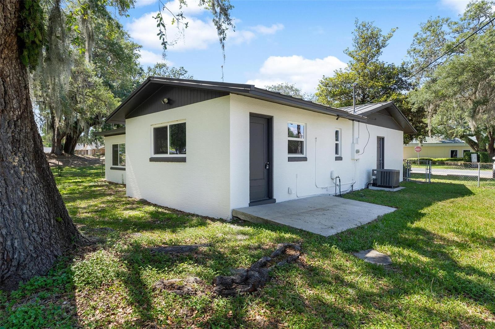 109 W LAKEVIEW ST, LADY LAKE, FL — photo 9