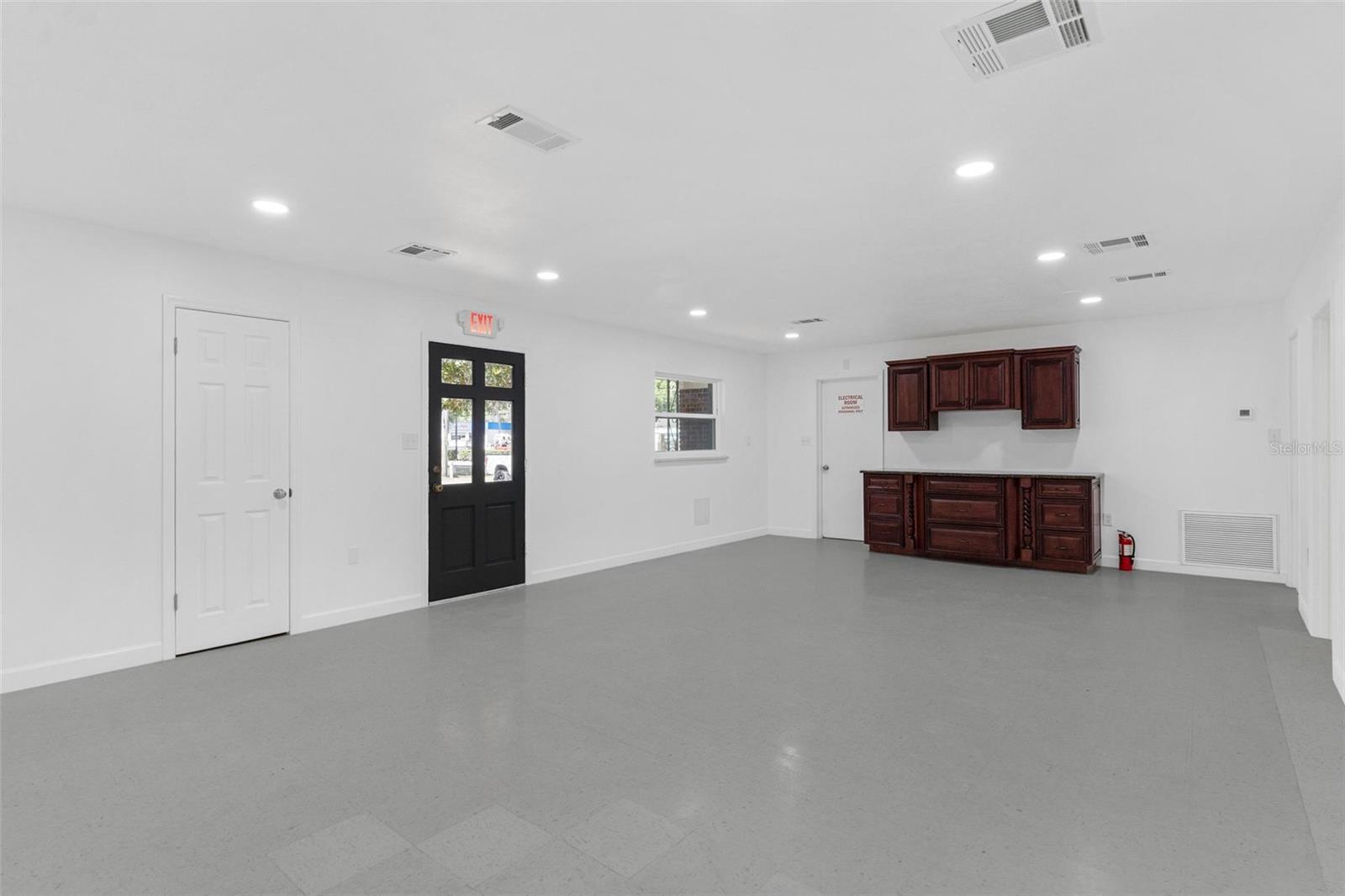 109 W LAKEVIEW ST, LADY LAKE, FL — photo 20