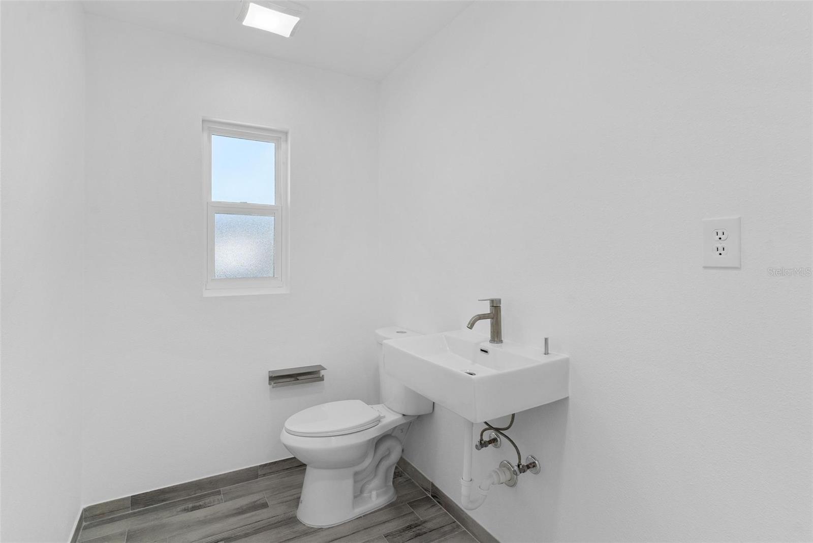 109 W LAKEVIEW ST, LADY LAKE, FL — photo 33