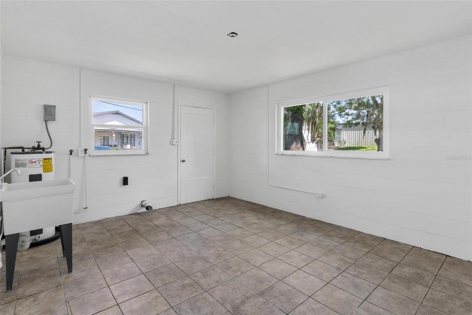 109 W LAKEVIEW ST, LADY LAKE, FL — photo 36