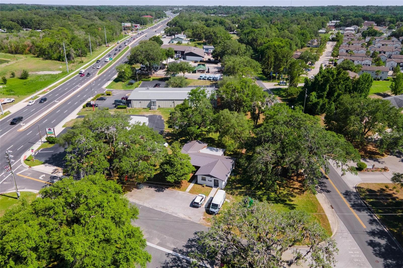 109 W LAKEVIEW ST, LADY LAKE, FL — photo 47