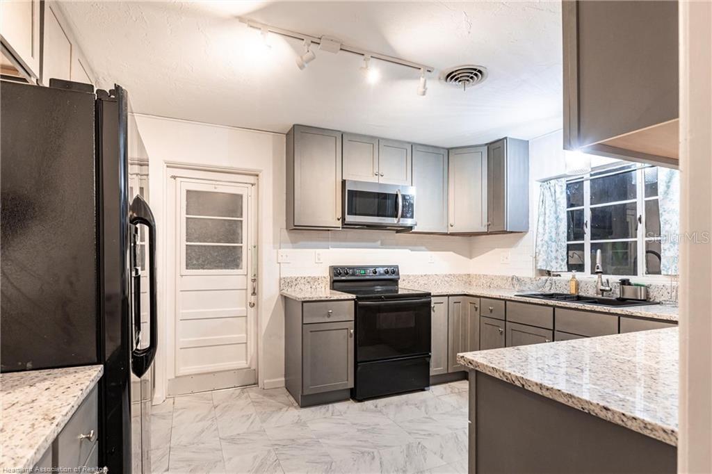 2600 LAKEVIEW DR, SEBRING, FL — photo 5