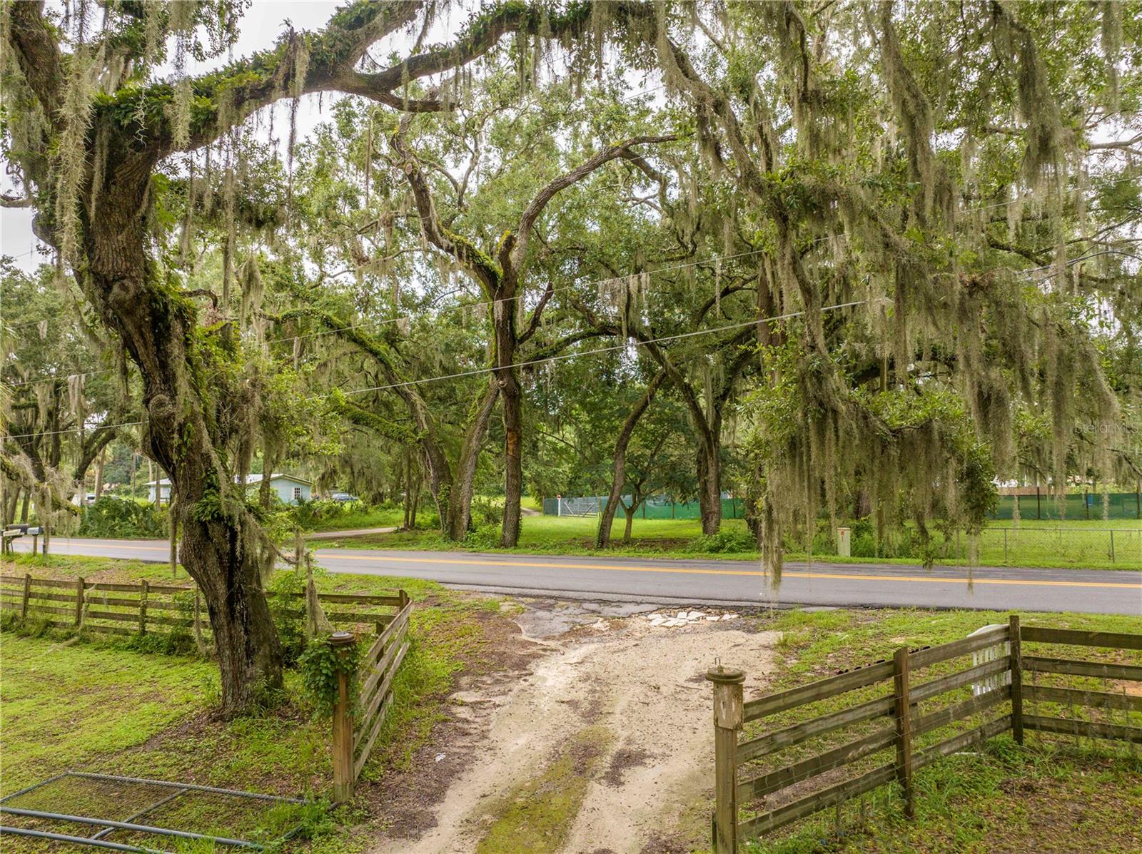 36720 EMERALDA ISLAND RD, LEESBURG, FL — photo 4