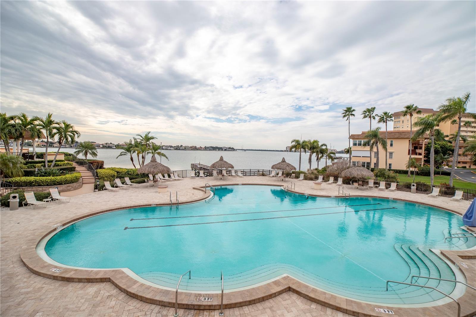 5108 BRITTANY DR S #908, ST PETERSBURG, FL — photo 3