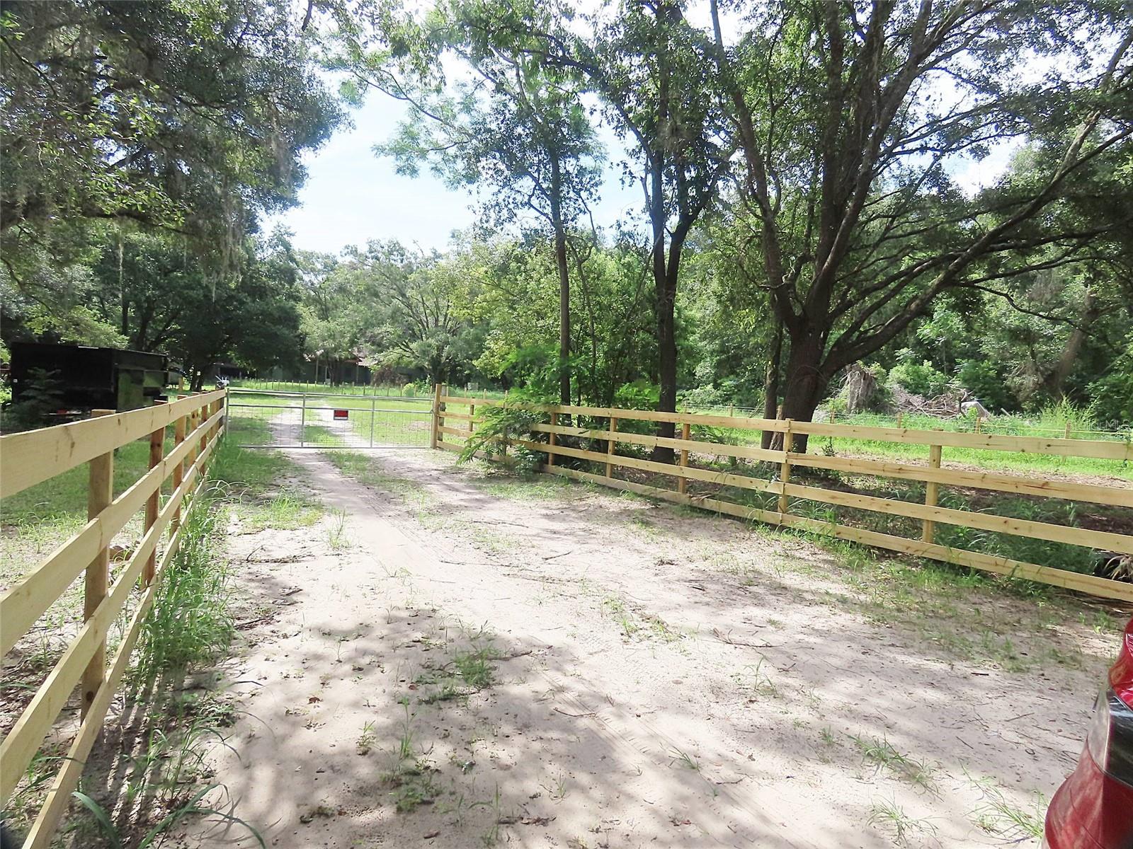 32944 COUNTY ROAD 437, SORRENTO, FL