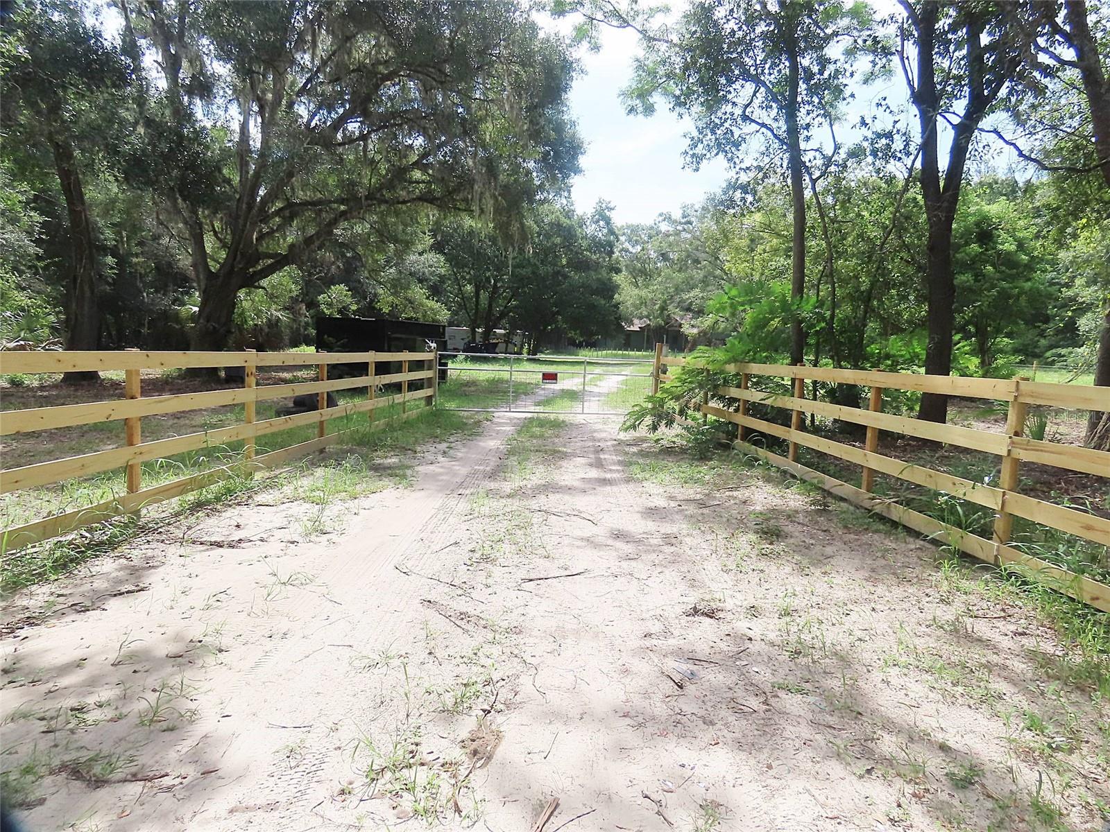 32944 COUNTY ROAD 437, SORRENTO, FL — photo 3